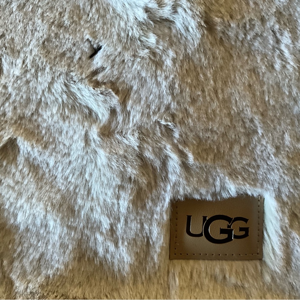UGG Soft Faux Fur Blanket in Light Gray